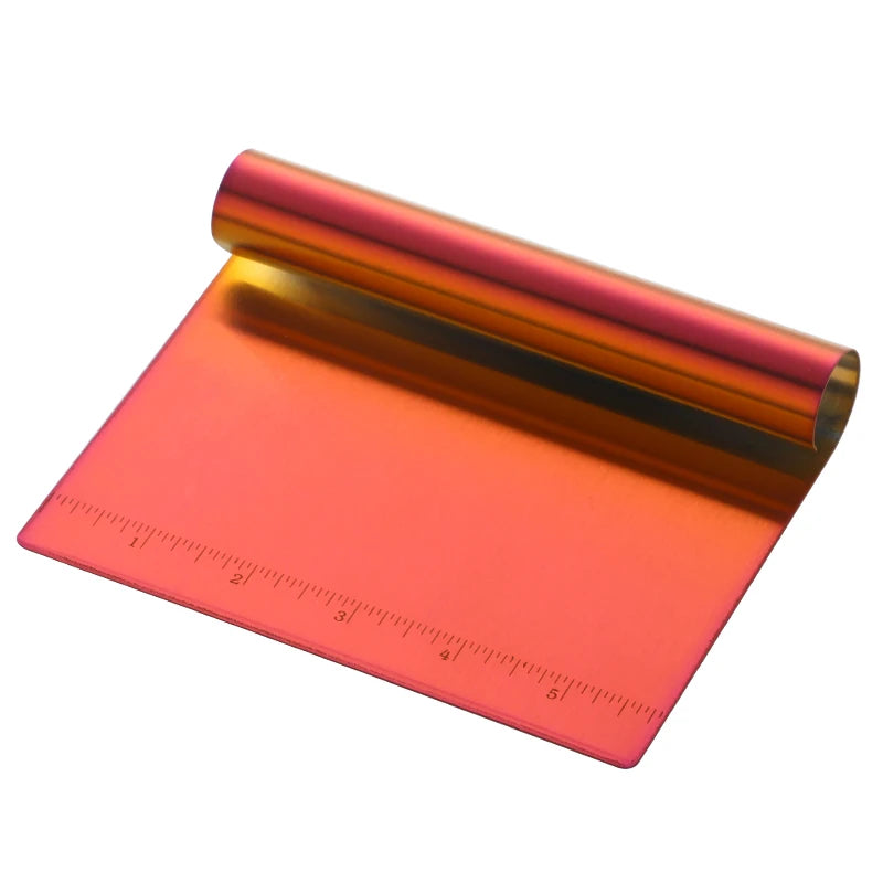 Coupe-pâte multifonction – Découpe & raclage